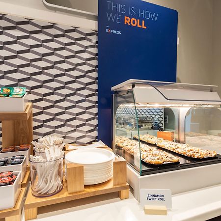 Holiday Inn Express Hotel & Suites Floresville By Ihg Exteriör bild