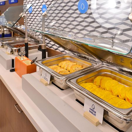 Holiday Inn Express Hotel & Suites Floresville By Ihg Exteriör bild