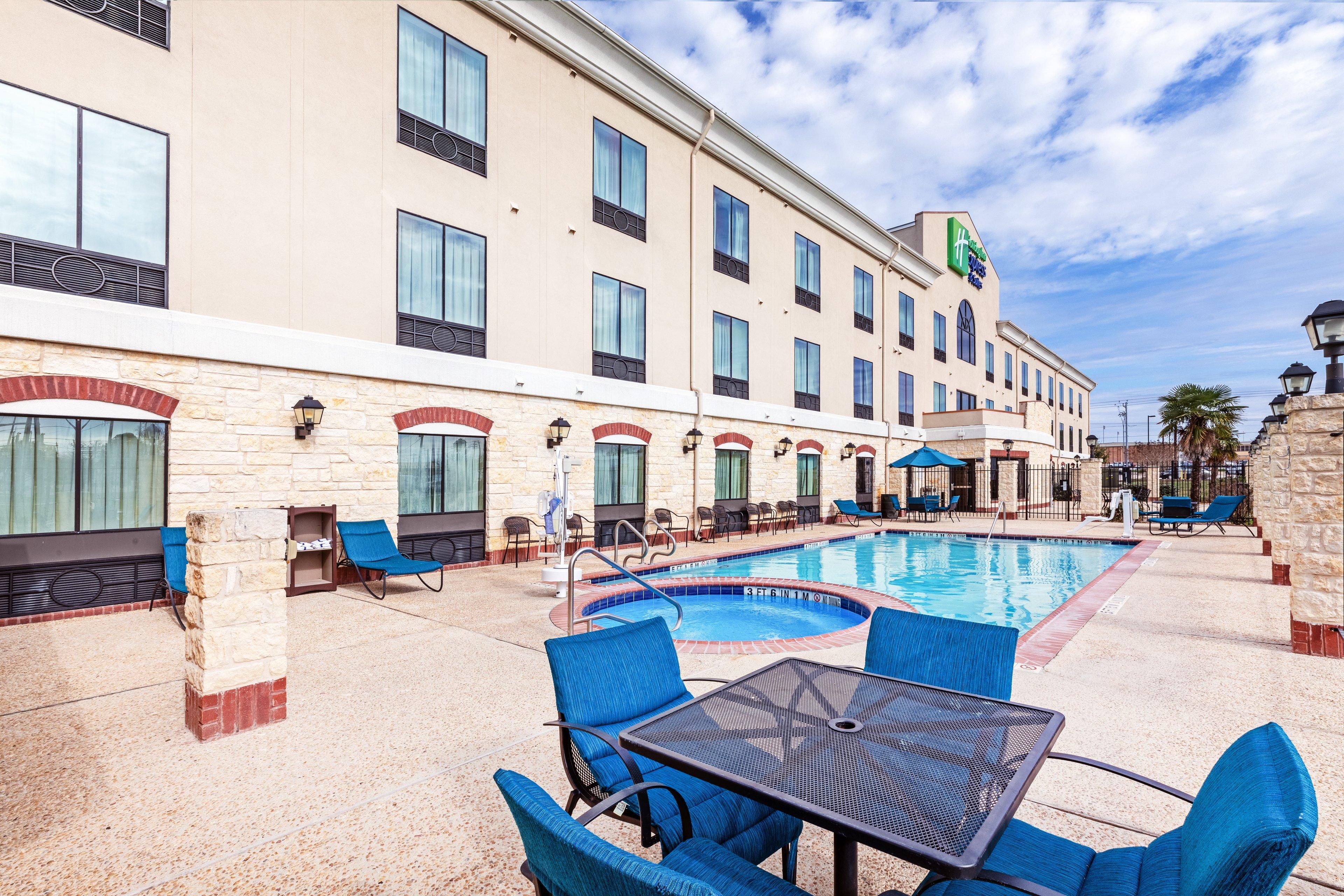 Holiday Inn Express Hotel & Suites Floresville By Ihg Exteriör bild