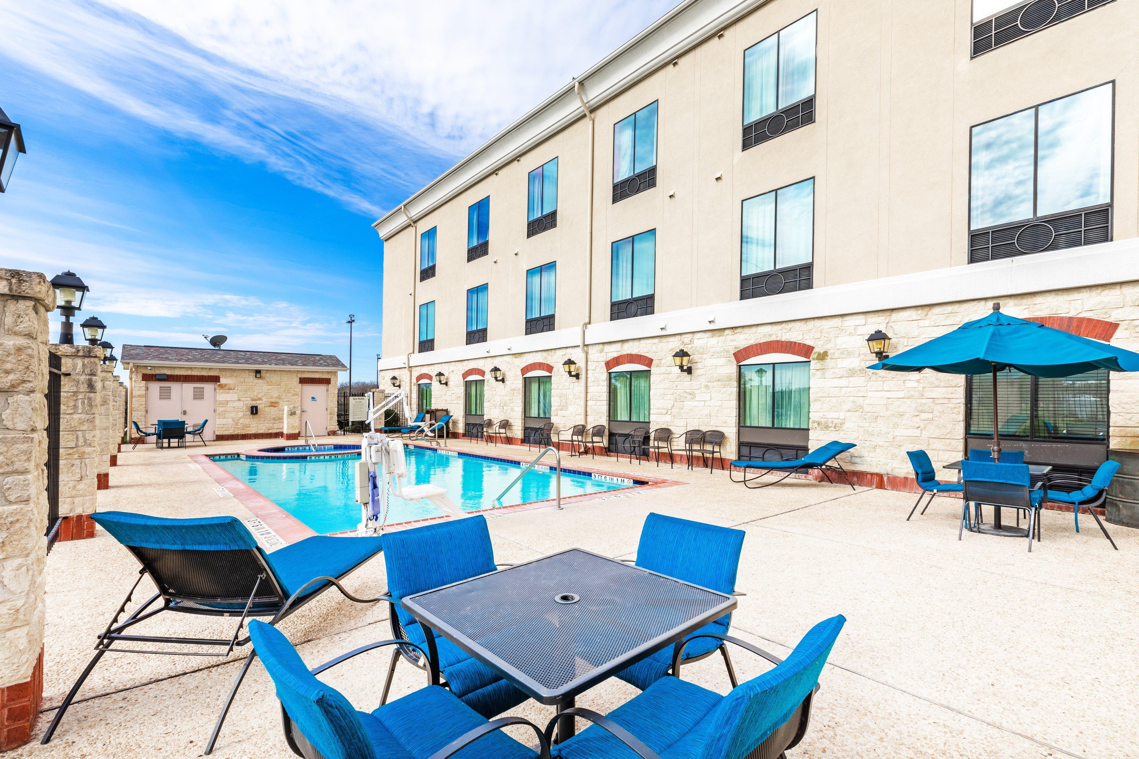 Holiday Inn Express Hotel & Suites Floresville By Ihg Exteriör bild